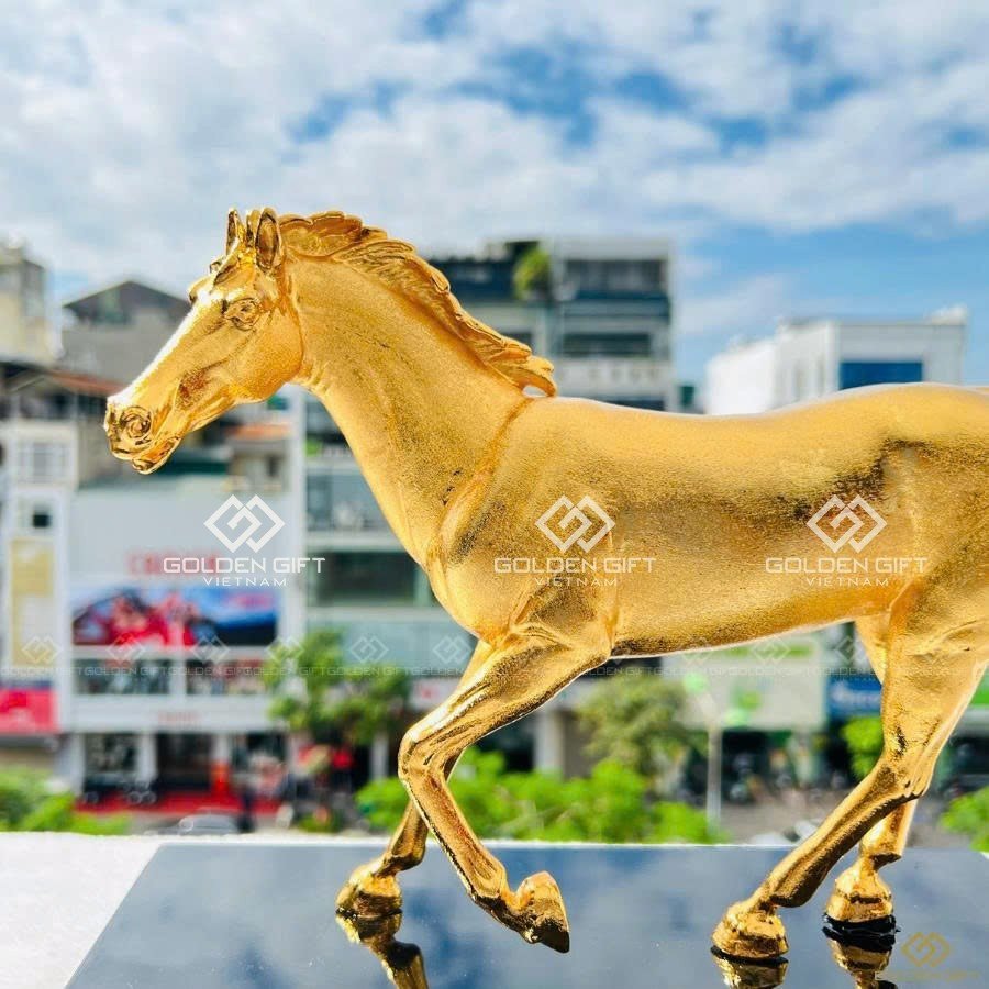 TƯỢNG NGỰA VÀNG AN NHIÊN
