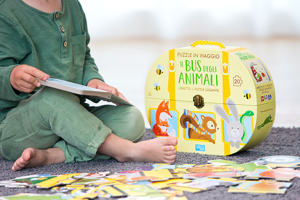 Vali xếp hình 20 miếng Động Vật Trên tàu ngầm hãng SASSI JUNIOR ANIMALS ON A SUBMARINE tặng kèm cuốn sách tiếng Anh