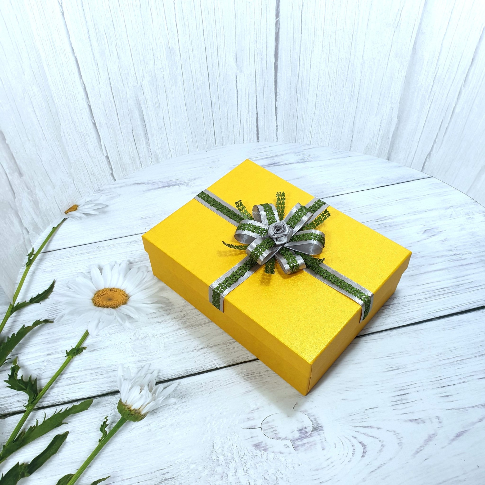 Combo hộp quà sinh nhật đẹp độc lạ size 23x17x7cm tặng thiệp + giấy rơm lót + túi quà - HQ12