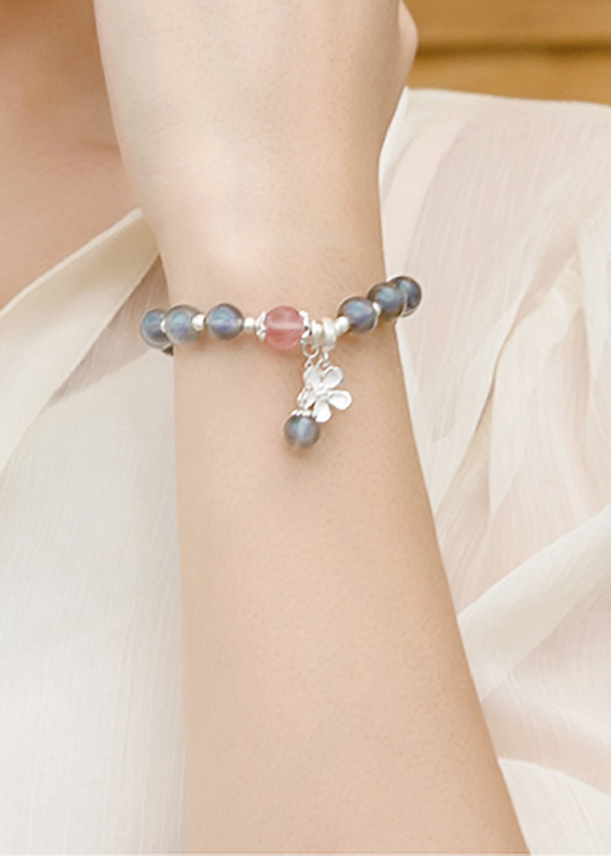 Vòng tay đá xà cừ phối charm hoa bạc mệnh thủy, kim - Ngọc Quý Gemstones
