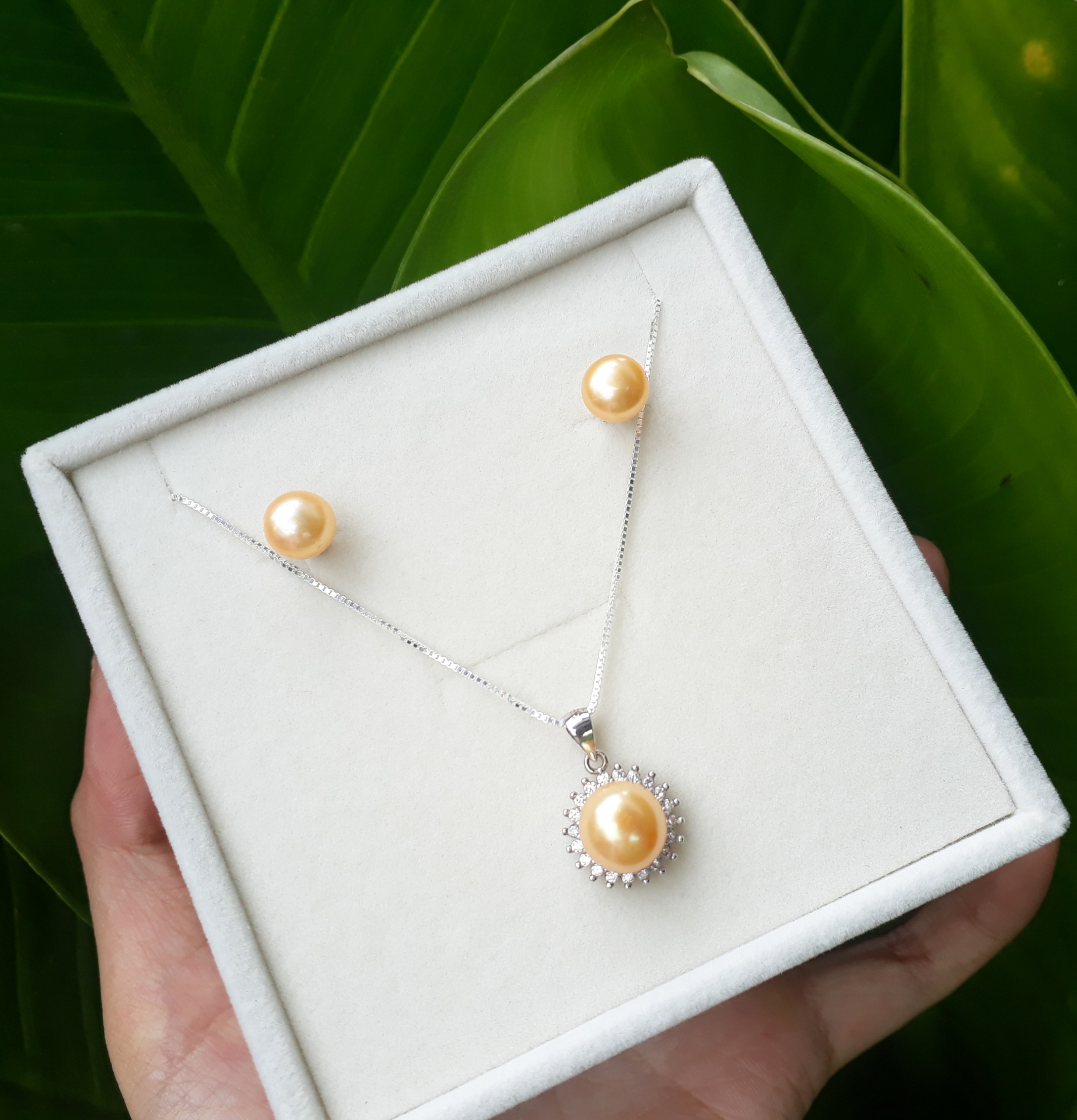Dây chuyền Bạc Ngọc Bán Cầu Và Hoa Tai Nụ