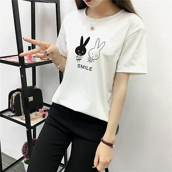Áo phông trắng in hình đôi thỏ Smile ngắn tay cổ tròn
