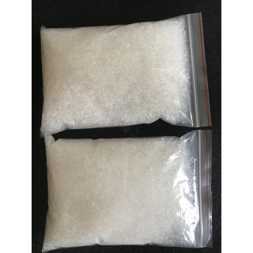 1kg hạt hút ẩm trắng tặng kèm 10 túi vải không dệt
