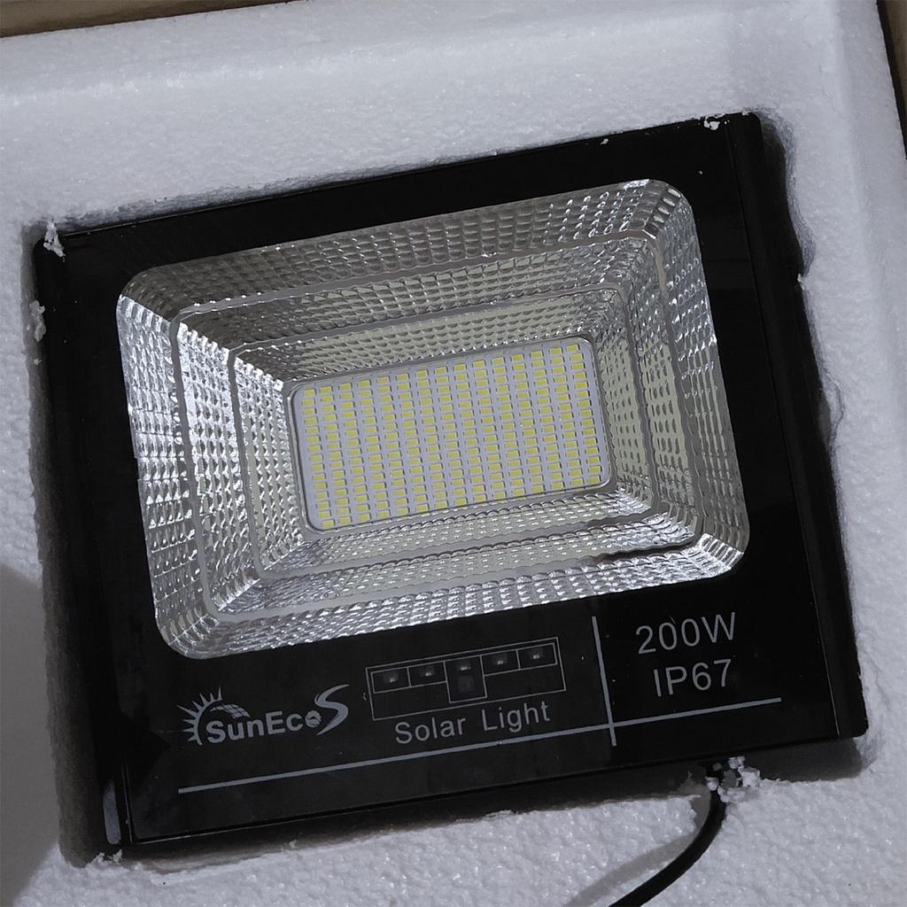 Đèn pha led năng lượng mặt trời 200W Suneco, đèn led năng lượng mặt trời có đèn báo dung lượng pin