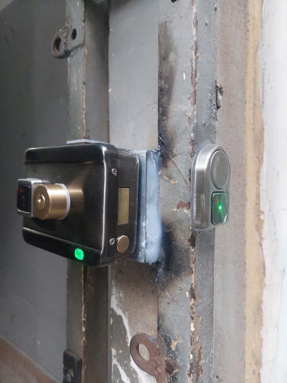 Bộ khóa điện tử thông minh SG-302P mở bằng vân tay, thẻ từ - Hàng nhập khẩu