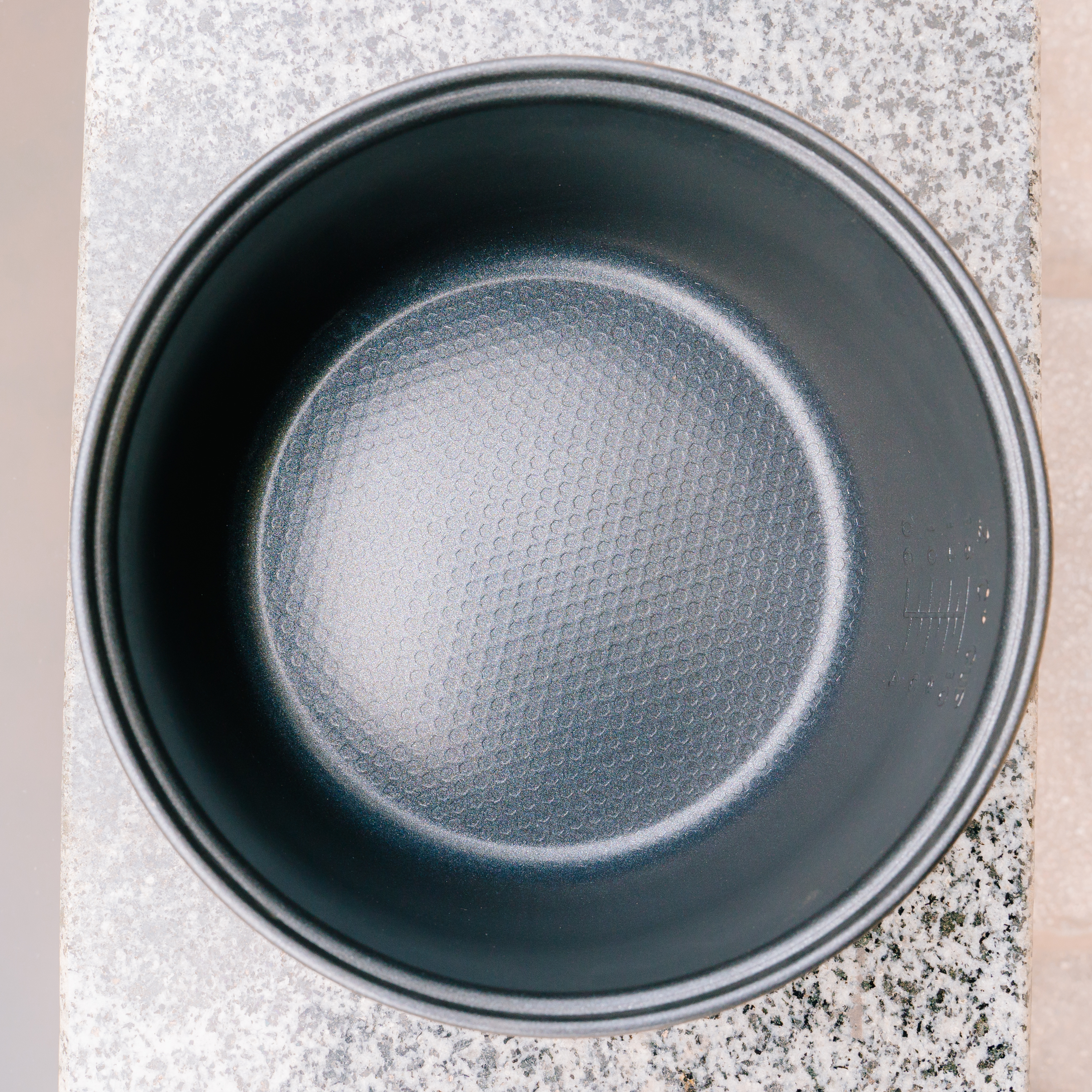 Nồi cơm điện Benny 1,8L BR-18POG - 700W, Màu nâu cafe, Hàng chính hãng - Giá tốt- Bảo hành 12 tháng