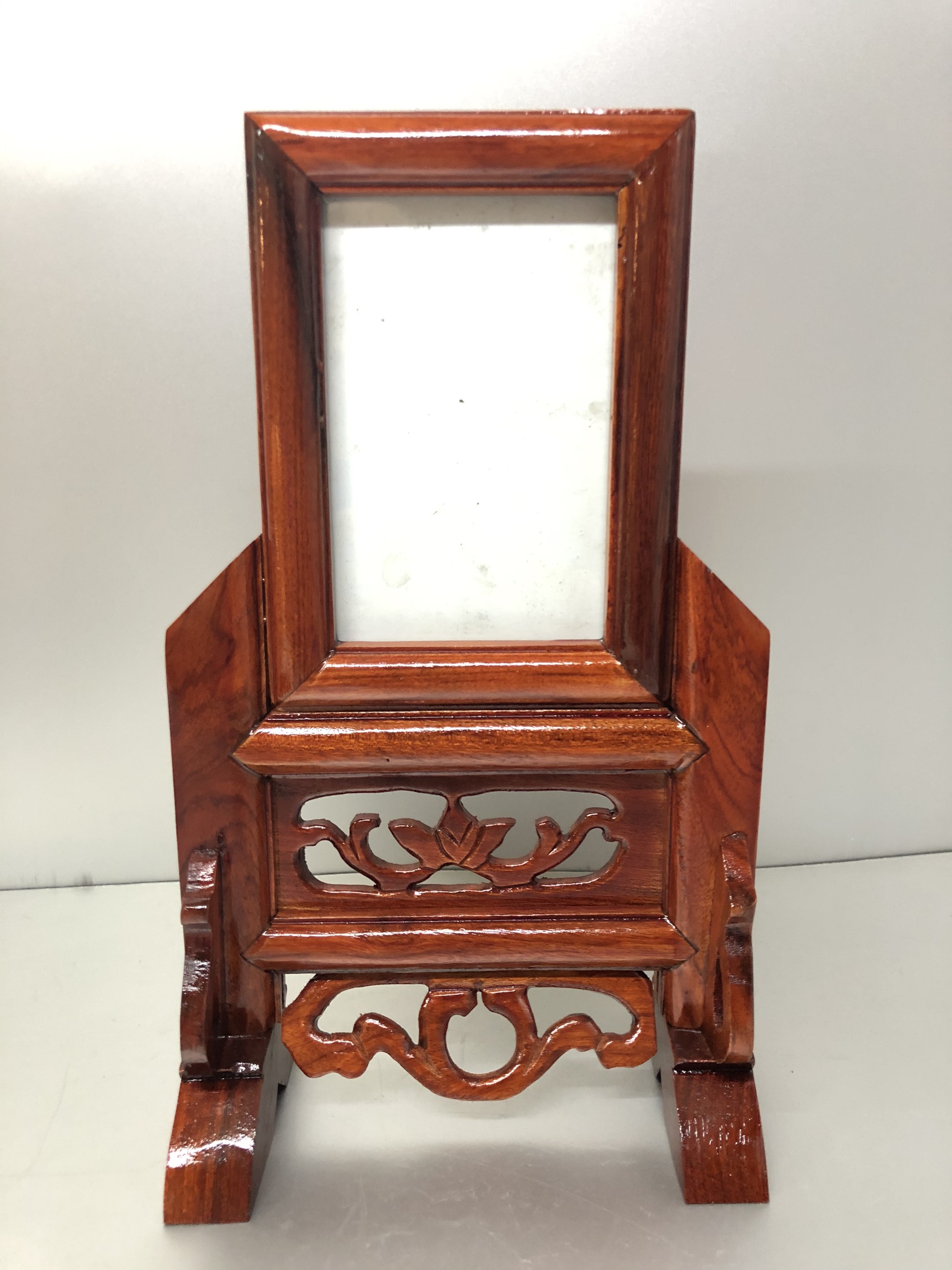 Khung ảnh thờ gỗ xà cừ mẫu khung khổ nhỏ chân cao - BH31