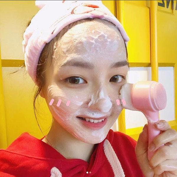 Cọ Rửa Mặt Massage 2 Đầu Sillicon
