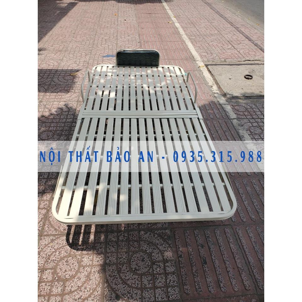 Giường sắt xếp gọn và di chuyển có bánh xe 1m x 2m