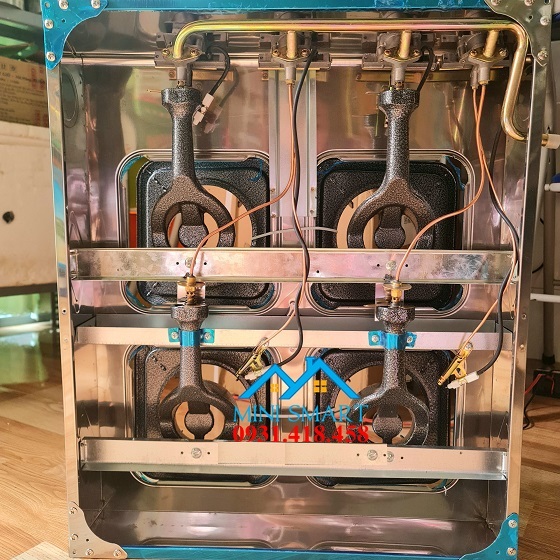 Bếp gas công nghiệp 4 họng,bếp gas 4 lò Windo chuyên mỳ cay , bánh xèo. Hàng chính hãng