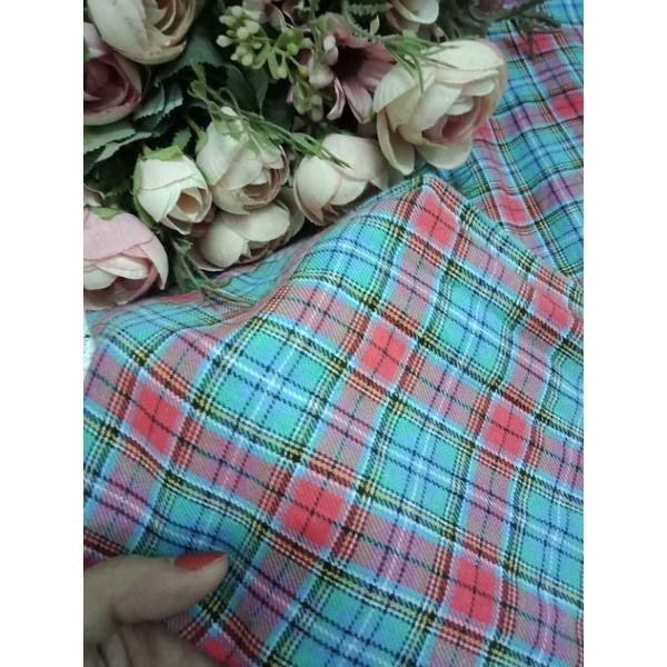 Đầm caro xanh đỏ