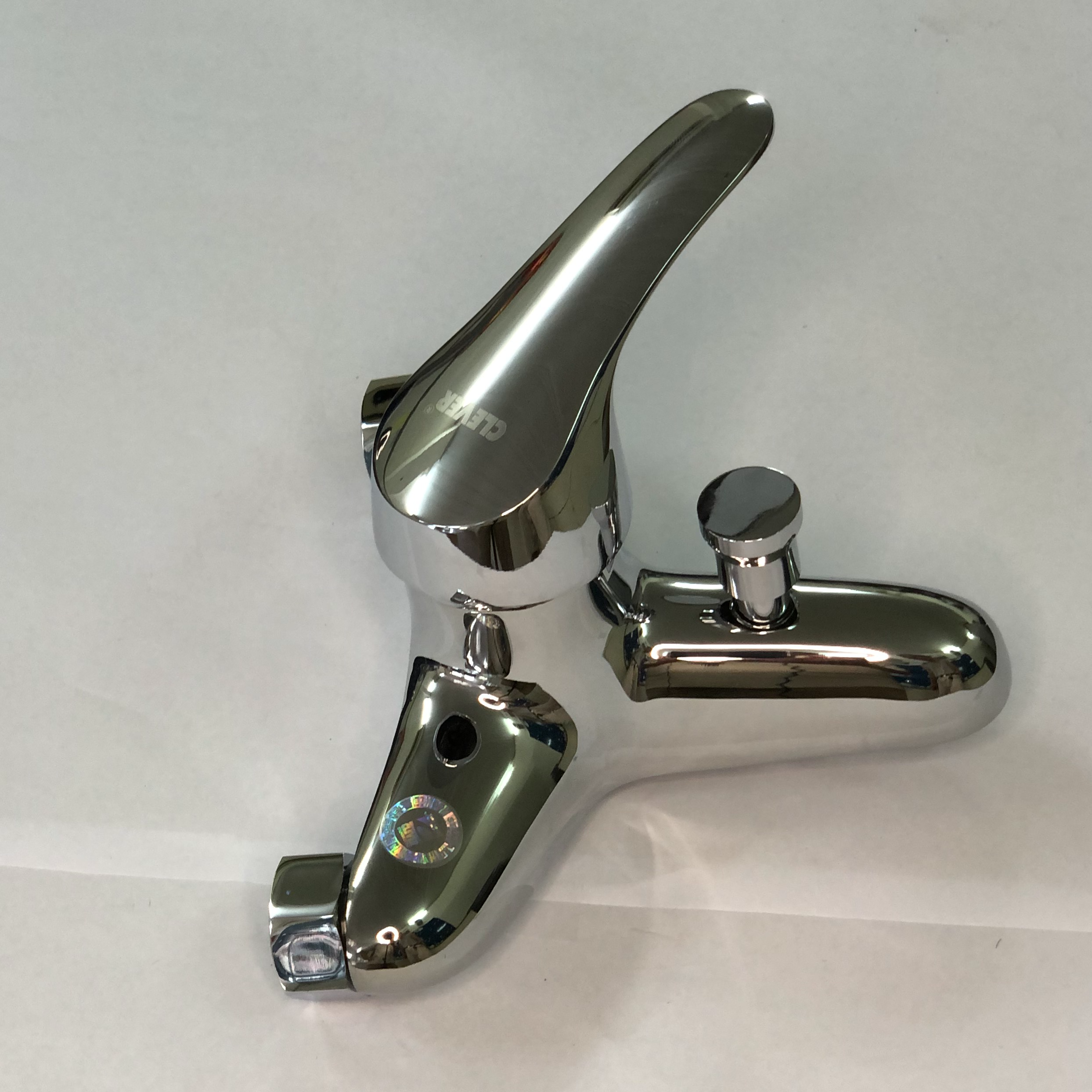 Sen tắm nóng lạnh Clever 2216