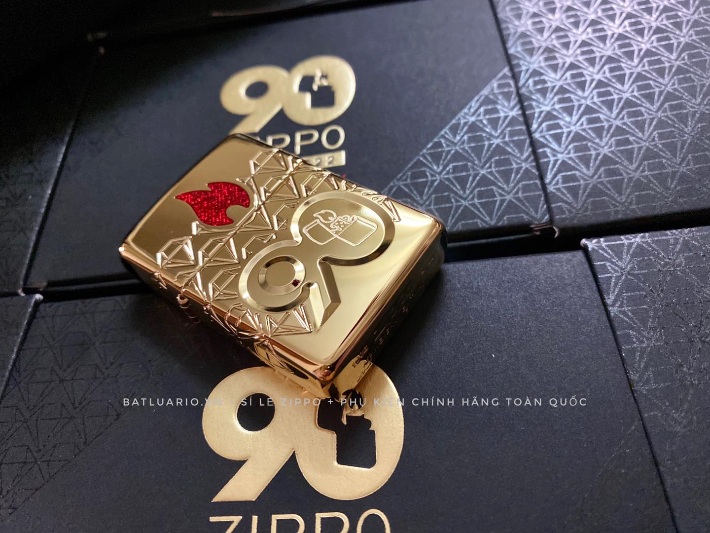 Bật Lửa Zippo 49866 – Zippo 90th Anniversary Limited Edition – Zippo 2022 Collectible Of The Year Asia – Gold Plated – Zippo Coty 2022 Asia