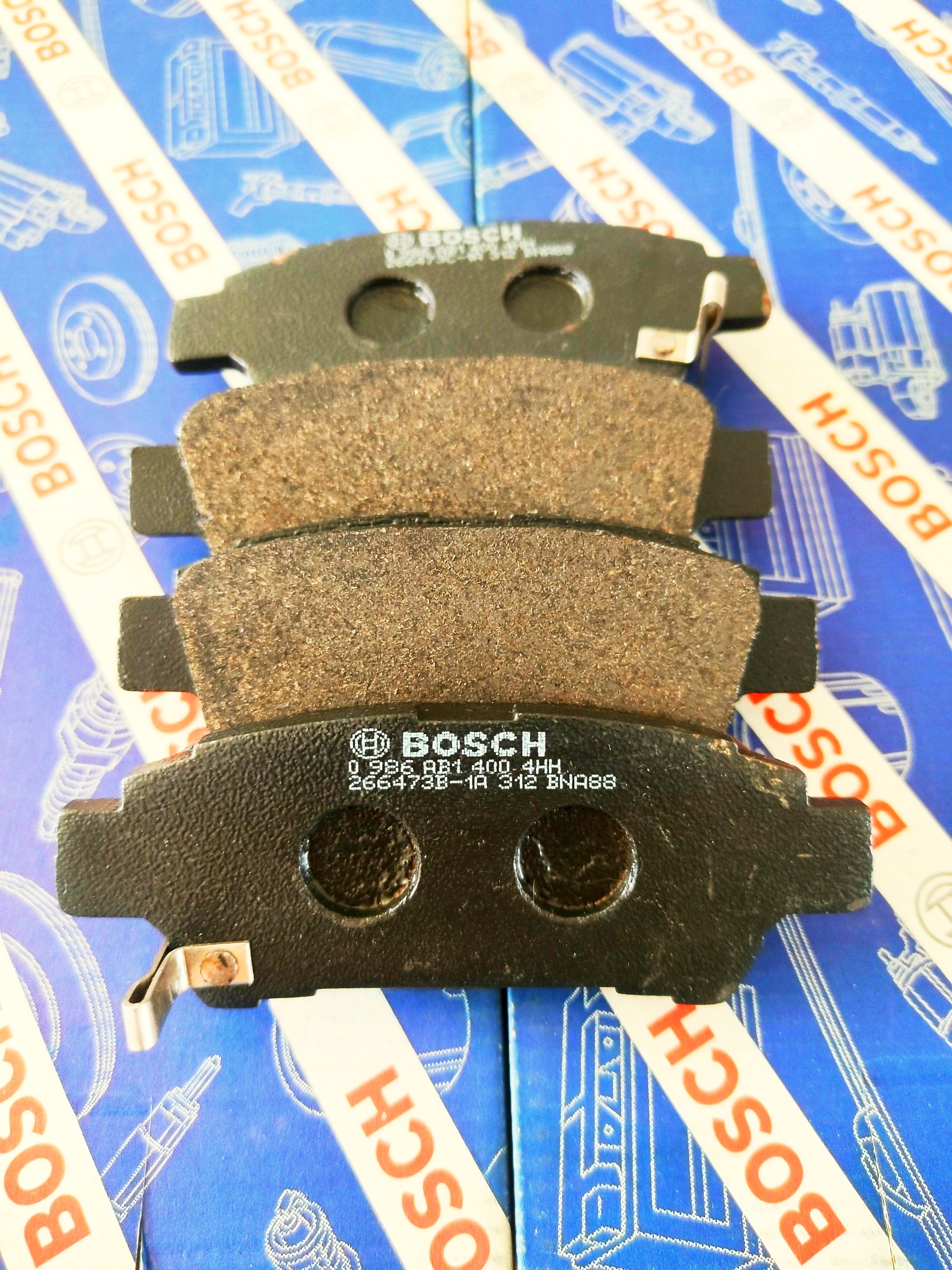 Bố Thắng Sau Toyota Sienna 3.3/3.5 Previa Alphard - Bosch BP 1400