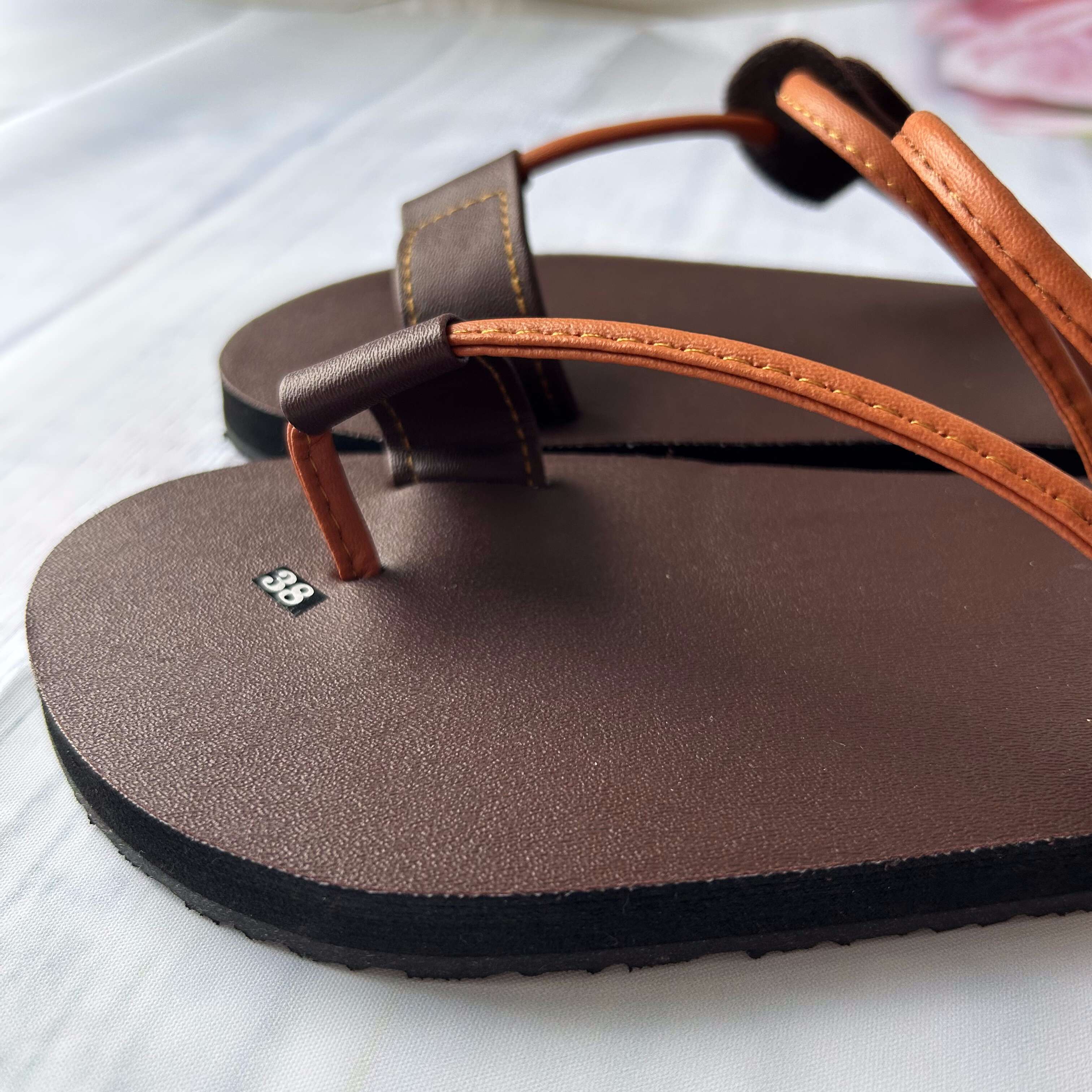 Dép sandal Nữ quai da mềm Đế bệt Cao Su ôm chân LYNA Sandal mã SD02