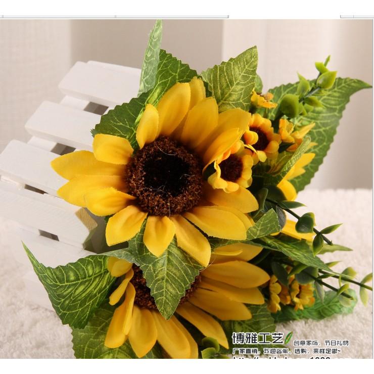 Hàng rào ngũ giác kèm hoa hướng dương