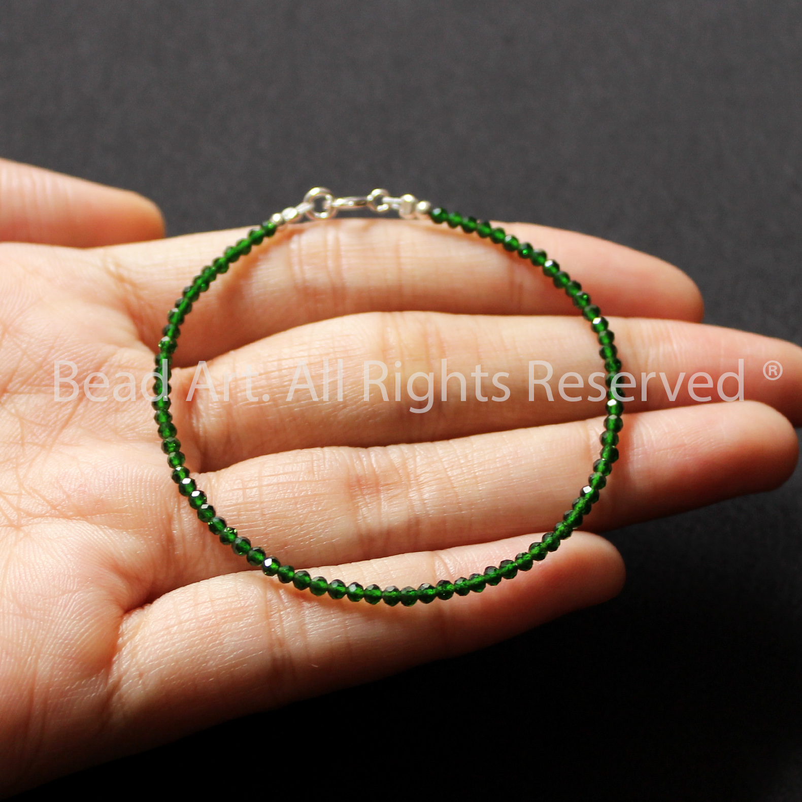 Vòng Tay 2MM Đá Lục Bảo, Emerald Xanh Lá Tự Nhiên (Xử Lý Nhiệt) Giác Cắt, Mộc, Hoả, Vòng Tay Phong Thuỷ, Lắc Tay - Bead Art