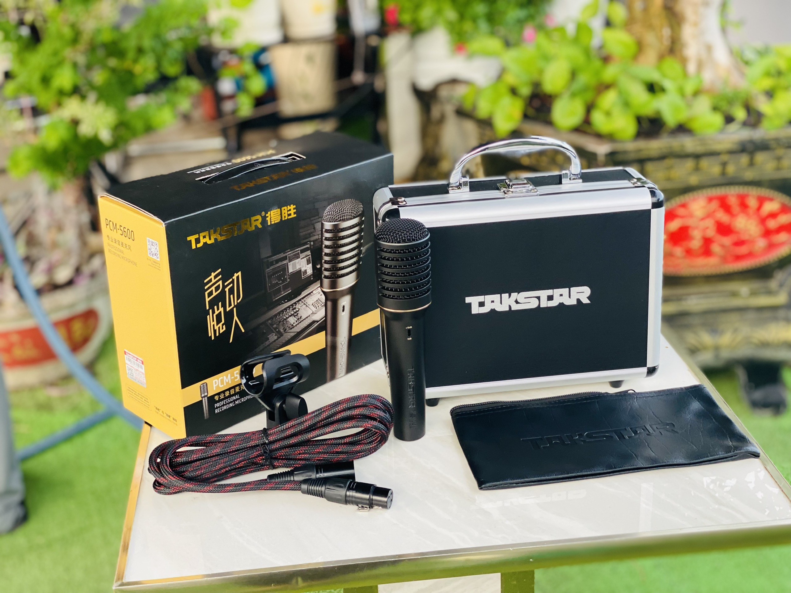 Micro Thu Âm Chuyên Nghiệp Takstar PCM 5600 48V  Condenser Cardioid, Dải Tần Rộng, Dành Cho Studio Chuẩn Phòng Thu Tặng Kèm Dây Micro Full Box Hàng Nhập Khẩu