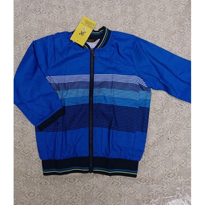 Áo khoác unisex màu xanh dương họa tiết cá mập.