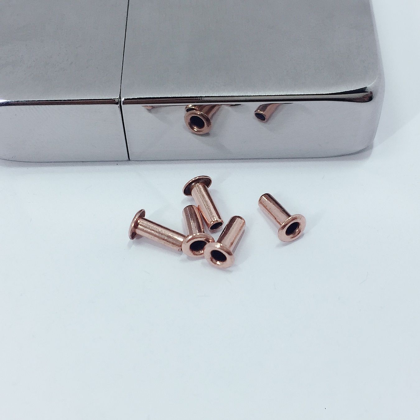 Bộ 2 chốt tán bánh xe xỏ chỉ loại copper size chuẩn dùng cho Zippo