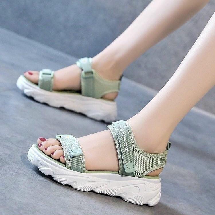 (XẢ NGHỈ BÁN) Giày sandal học sinh quay ngang hottren 2020