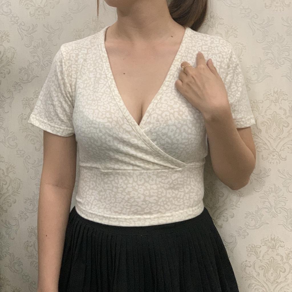 Áo bigsize croptop tay ngắn kimfashion, áo thun bigsize co giãn vạc chéo ngực 60-90kg AT03