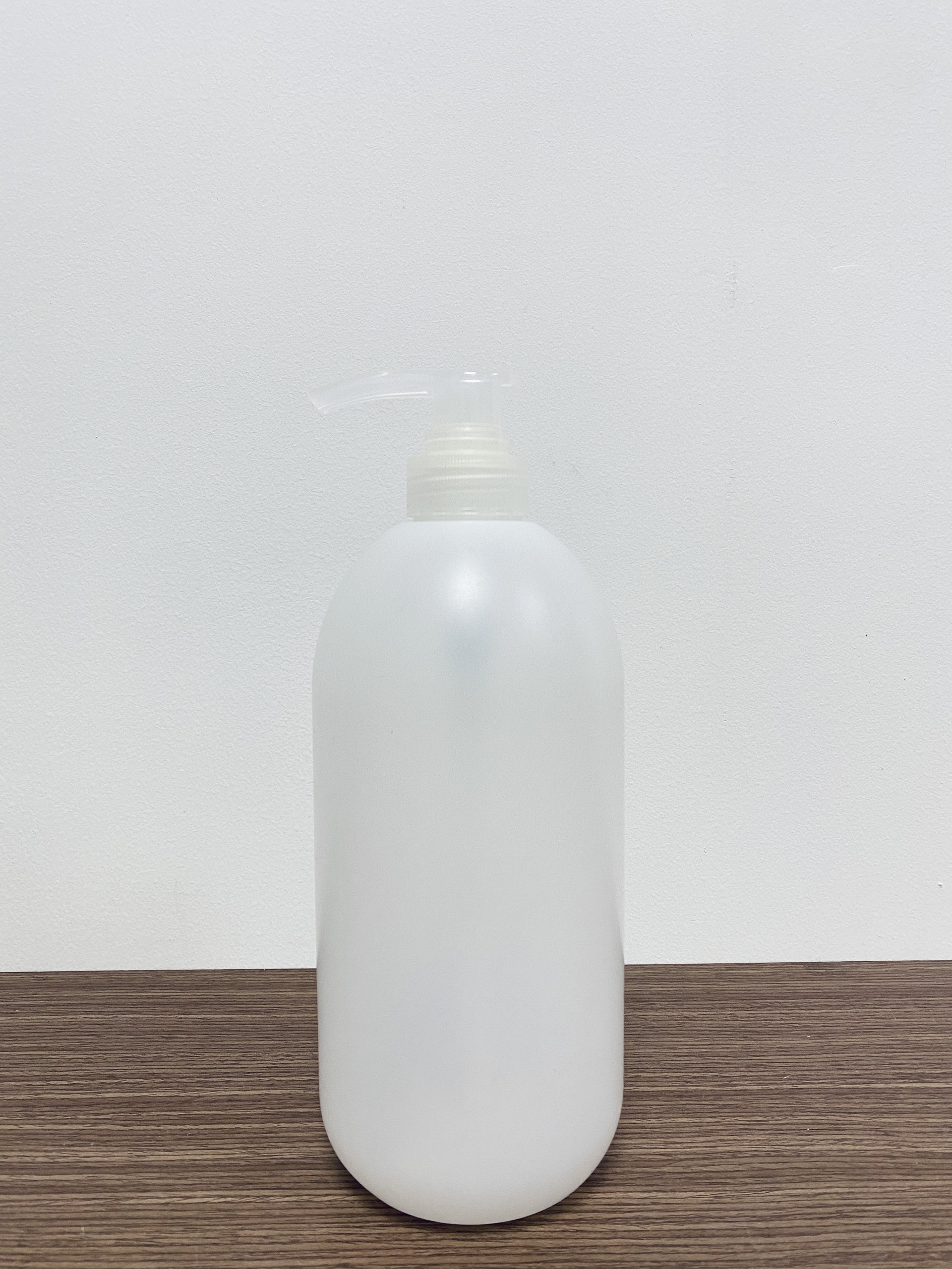 Chai nhựa HDPE 1000ml có vòi nhấn
