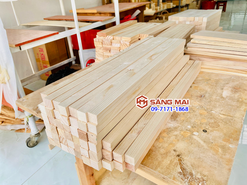 Thanh gỗ thông vuông 2cm x 2cm x dài 80cm + láng mịn 4 mặt