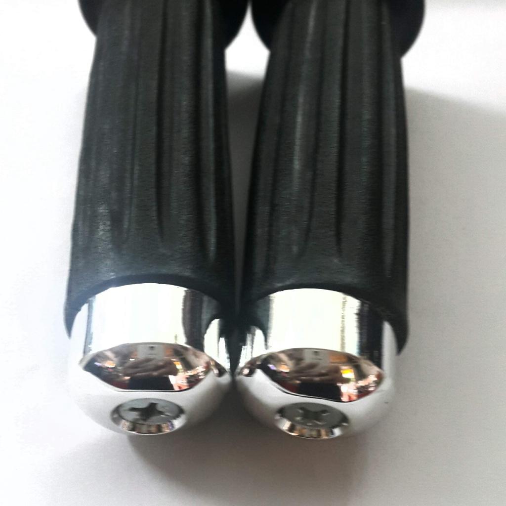 Cặp Bao tay Attila