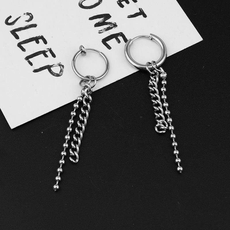 Khuyên tai giống Suga BTS đeo 1 bên