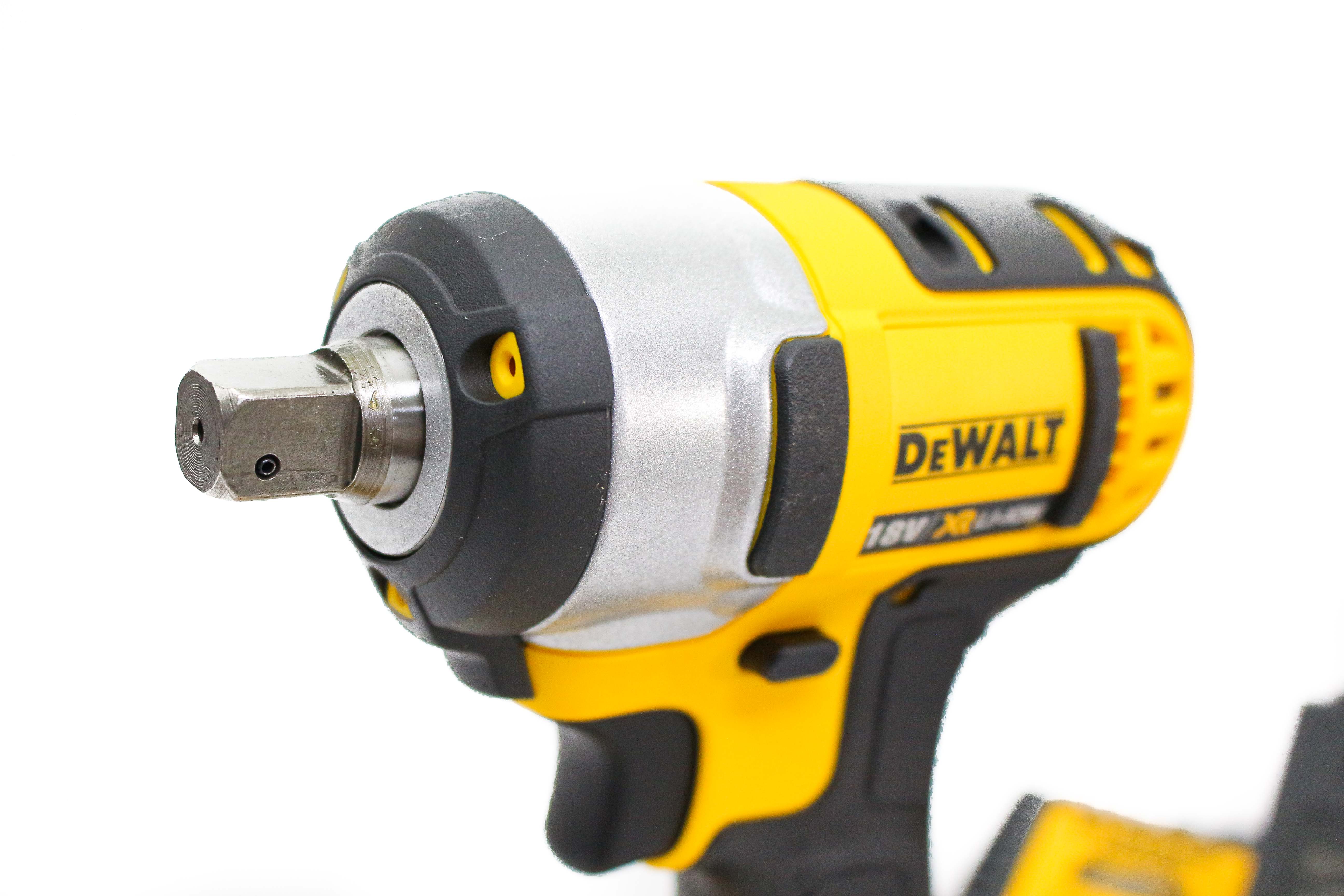 Máy siết bulon cầm tay 18V DeWalt DCF880D2-B1