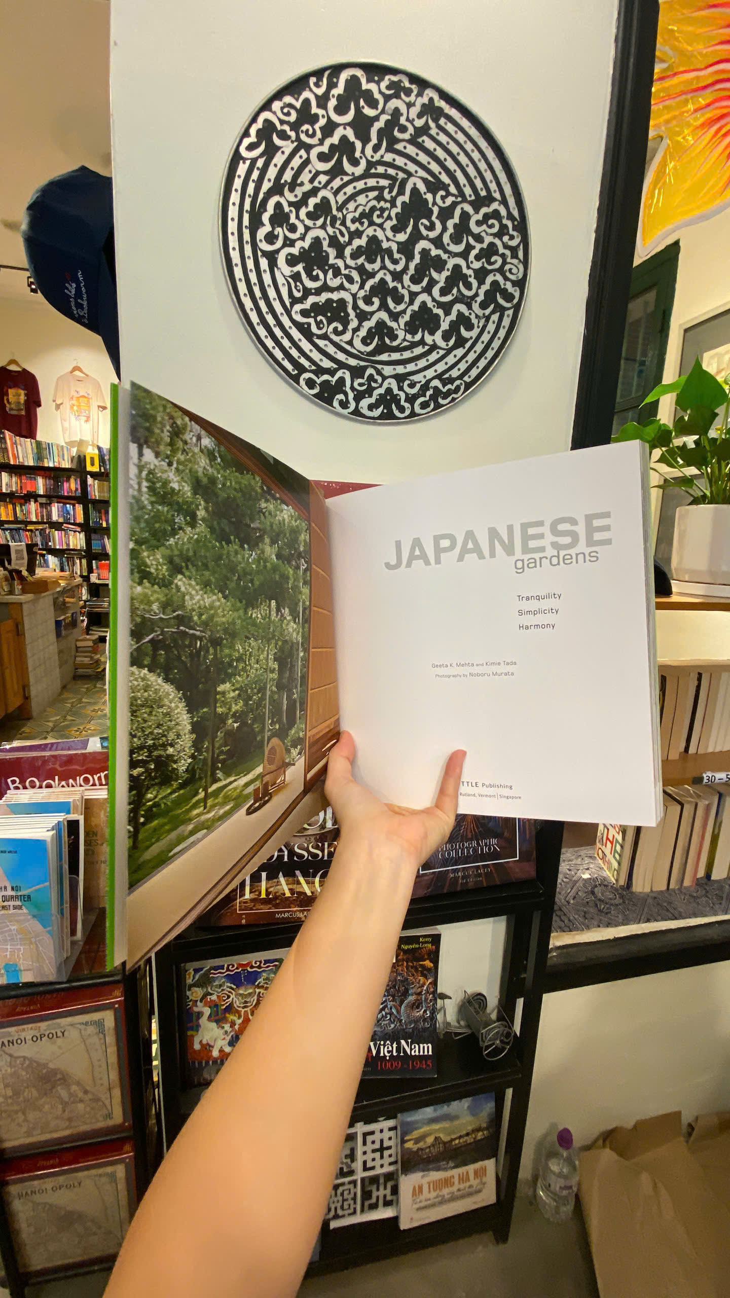 Sách - Japanese Gardens: Tranquility, Simplicity, Harmony | Gardening Book / Ngoại văn Nhập khẩu
