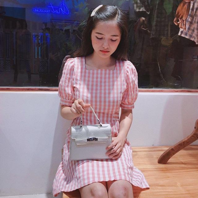 Đầm váy caro hồng cổ vuông v2