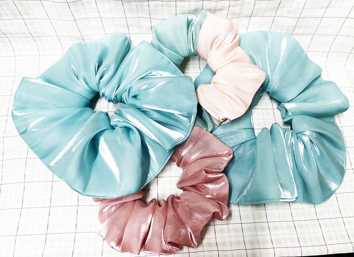 Cột tóc siêu to - Cột tóc scrunchies xanh ngọc ánh kim siêu to khổng lồ