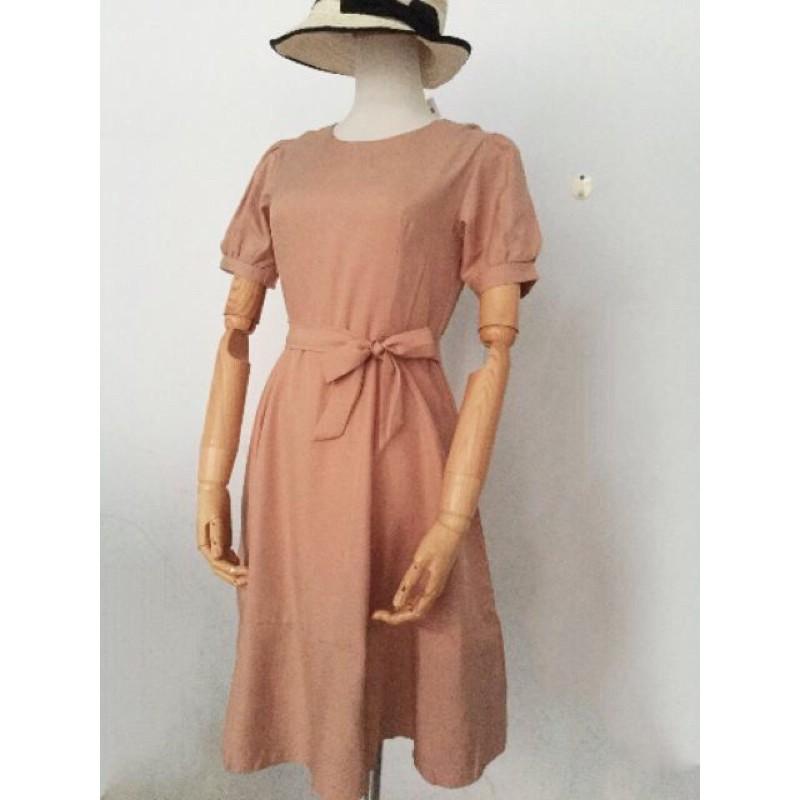 Đầm trắng xoè tay phồng có ảnh thật shop chụp