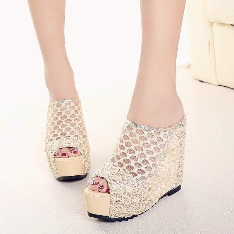 Dép xuồng 10p size từ 35-39 ( có sẵn size 36 )