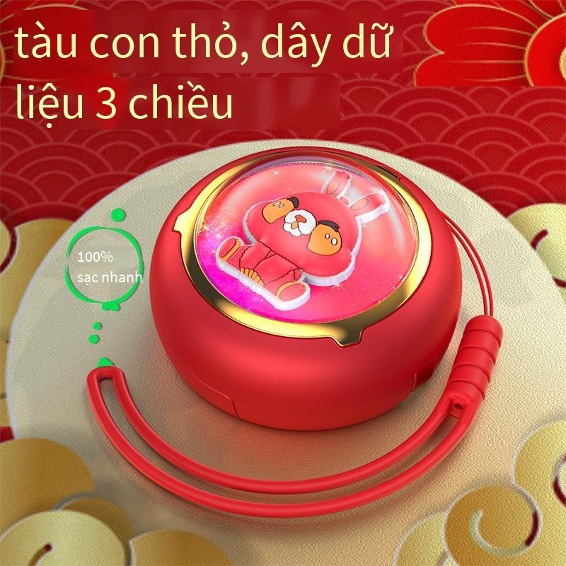 Giao hàng nhanh cáp dữ liệu giá đỡ viên nang không gian hình thỏ dễ thương Cáp dữ liệu có thể thu vào viên nang không gian năm con thỏ ba trong một Cáp dữ liệu sạc nhanh 5A
