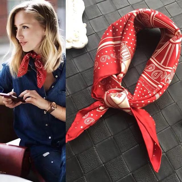 Khăn lụa vuông size 55x55cm choàng cổ siêu dễ thương in hình cỗ xe ngựa