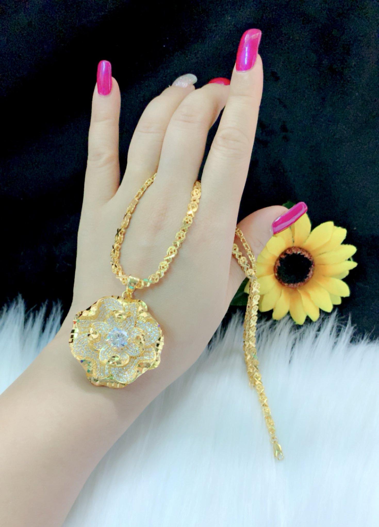 Dây chuyền nữ mặt xoàn mạ vàng 18k EKP53C