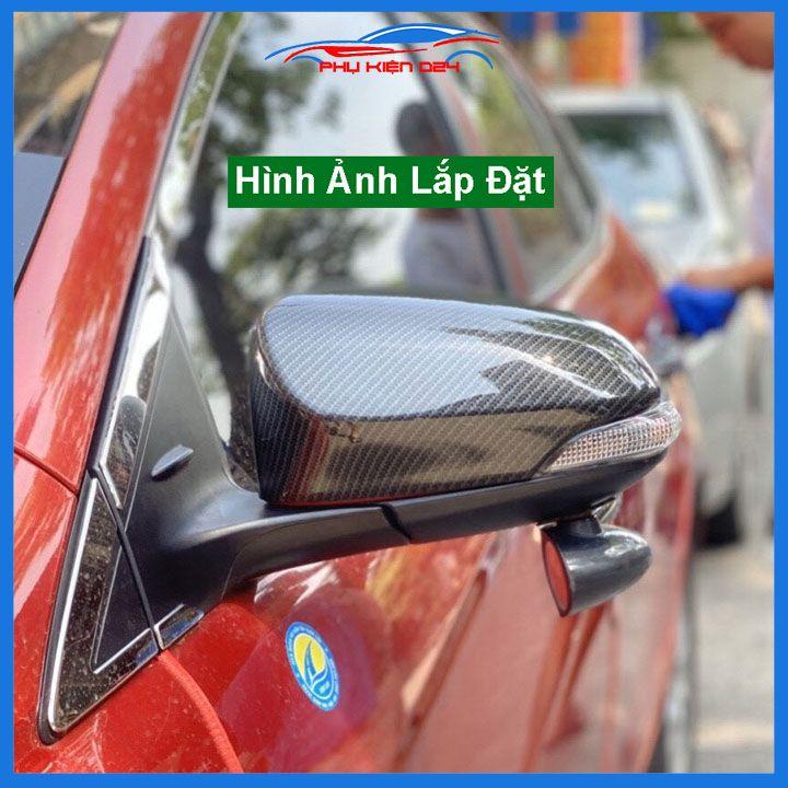 Ốp gương Altis 2014-2015-2016-2017-2018-2019-2020-2021-2022 vân Cacbon bảo vệ chống trầy trang trí làm đẹp xe