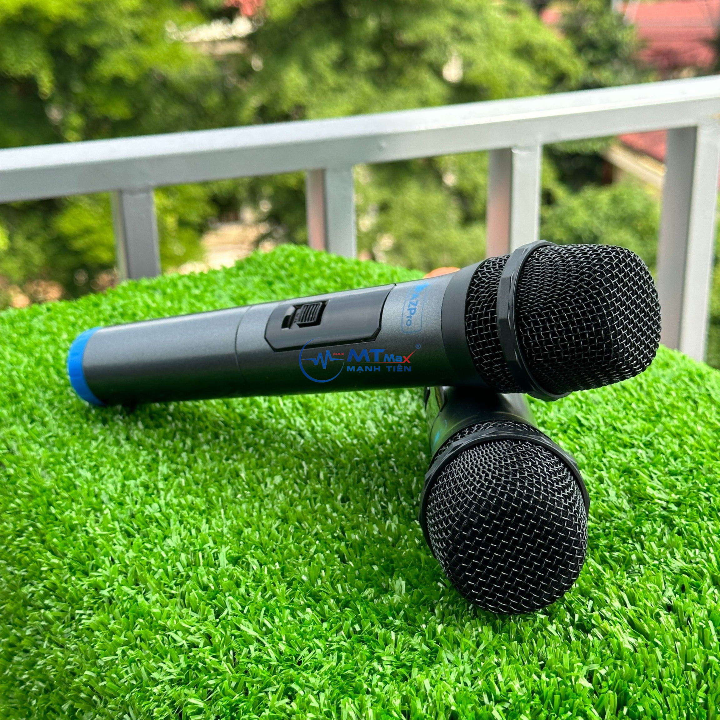 Loa Xách Tay AZPro SG06 - Đỉnh Cao Âm Thanh Cao Cấp Giá Rẻ, Tặng Kèm 2 Micro Không Dây và Chống Lăn. Hàng chính hãng