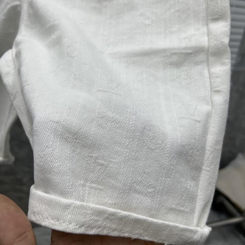 Quần short hoạ tiết vân dệt trắng siêu nét