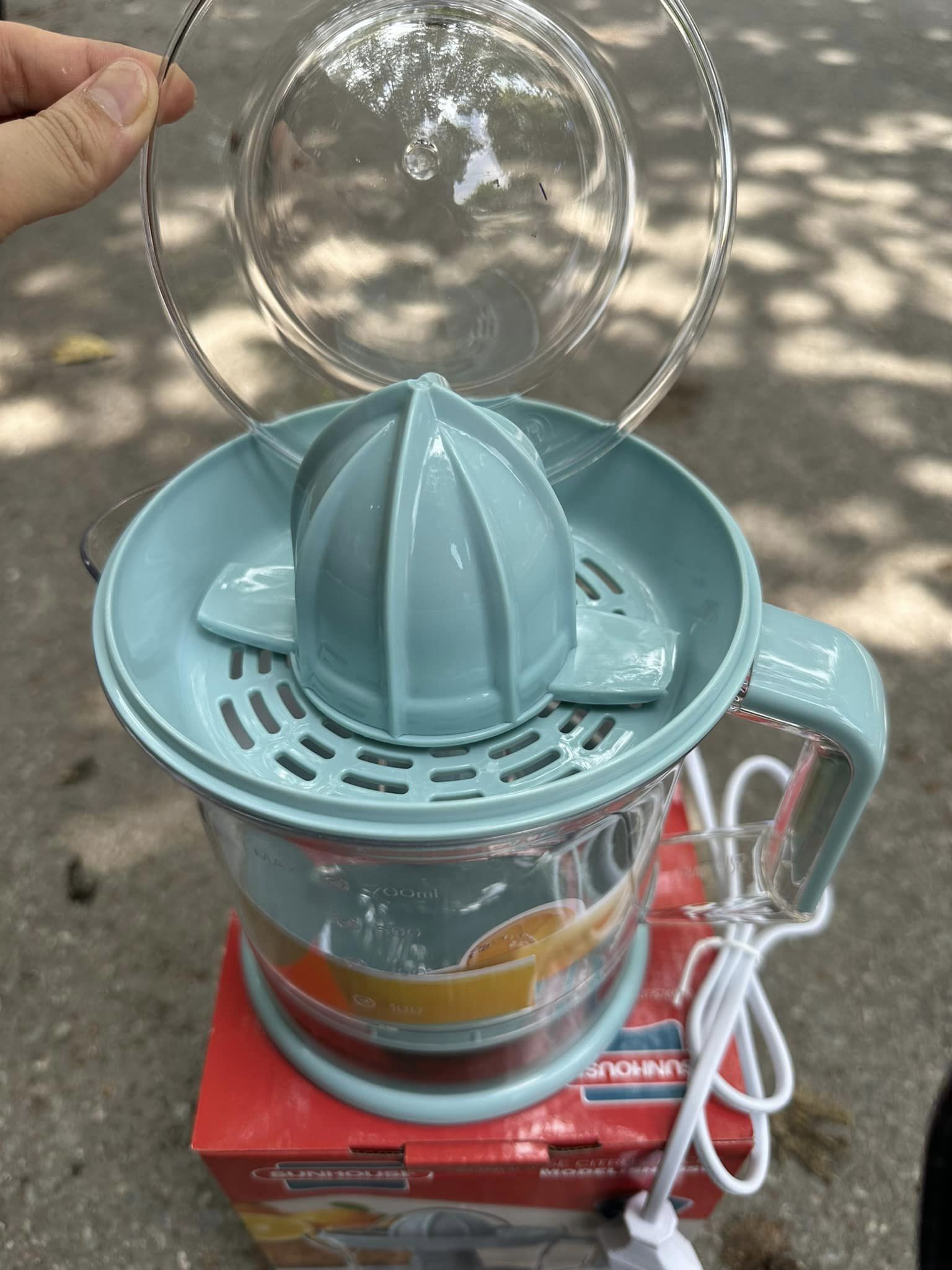 Máy vắt cam SUNHOUSE SHD5511+ tặng dao làm bếp màu đen - Hàng nhập khẩu
