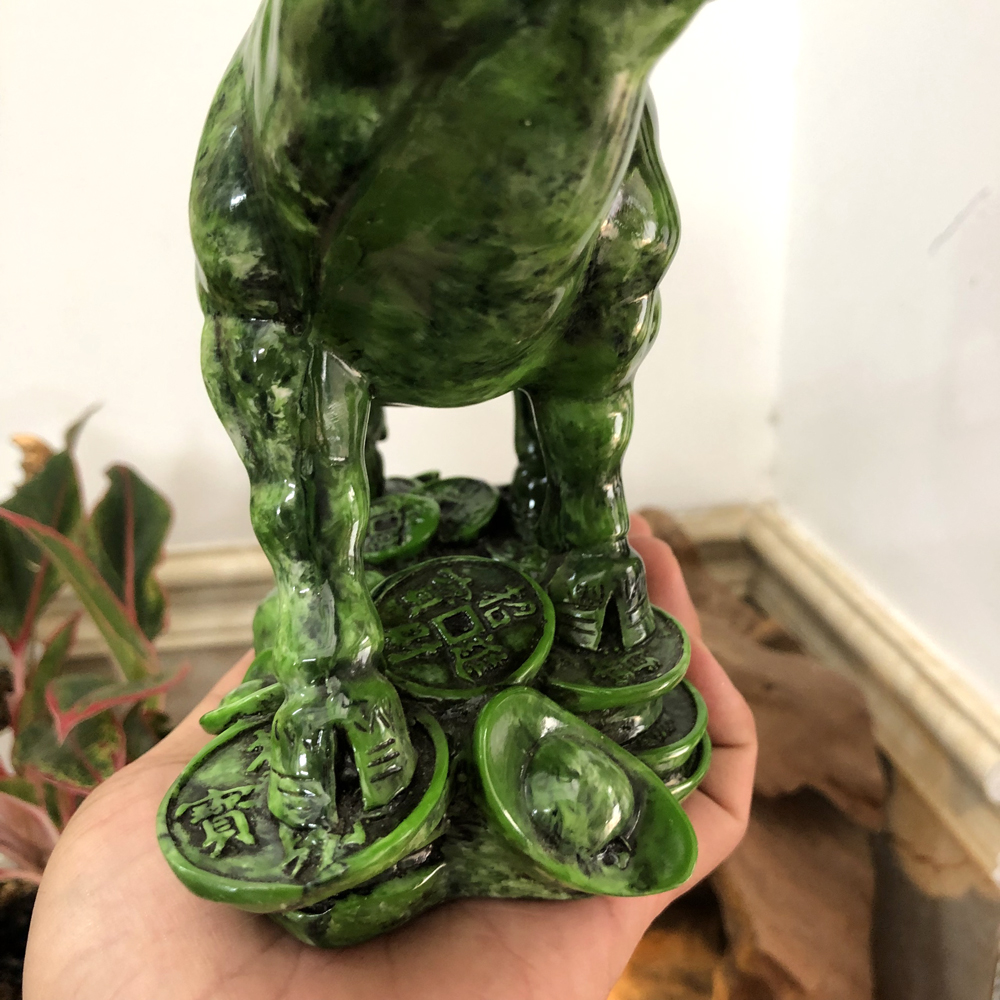 Tượng đá phong thủy tượng con Trâu chiêu giữ tài lộc phong thuỷ cho gia chủ - Cao 16cm - Màu xanh lục bích