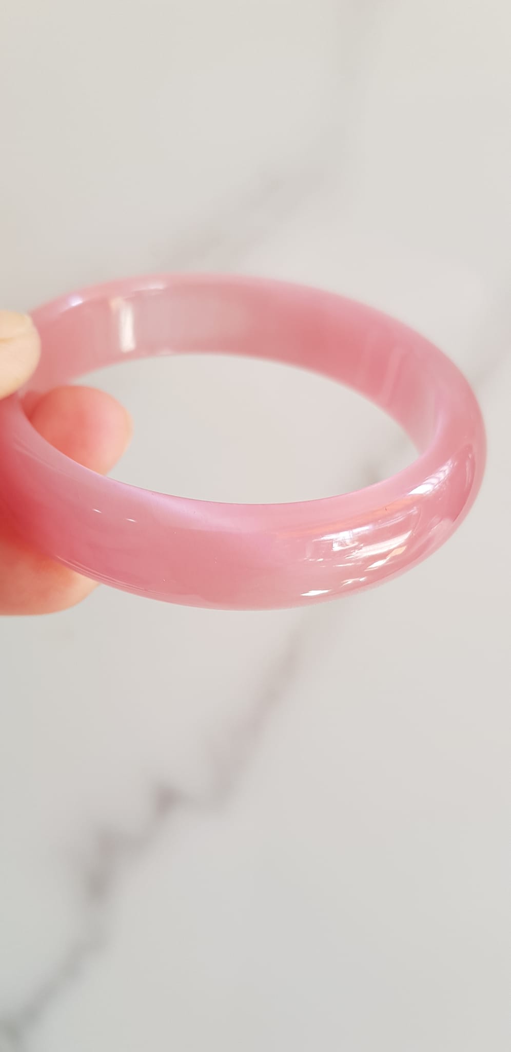 Vòng tay nữ đá mắt mèo hồng bản hẹ mới Ni 53mm x cao 13mm x dầy 7mm nữ 50kg - 57kg đeo màu hồng hồng nhẹ xinh tươi đẹp rẻ lắm chuẩn hợp nữ mệnh hỏa mệnh thổ ạ