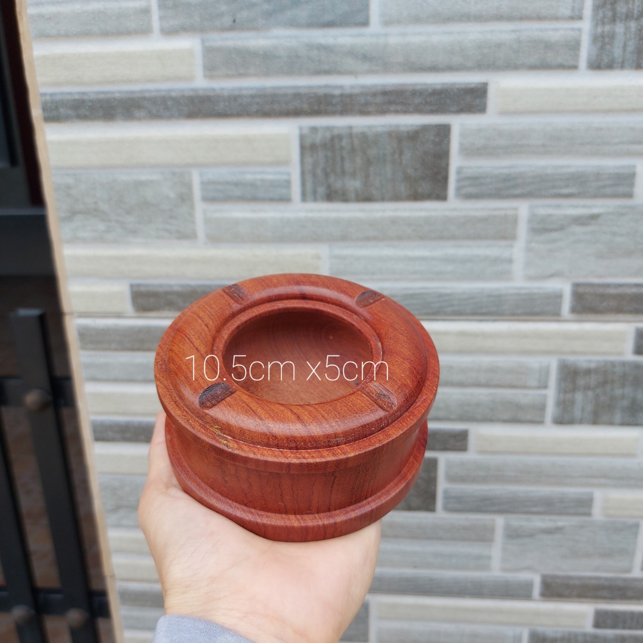Gạt tàn gỗ hương liền khối tròn 10.5cm x 5cm