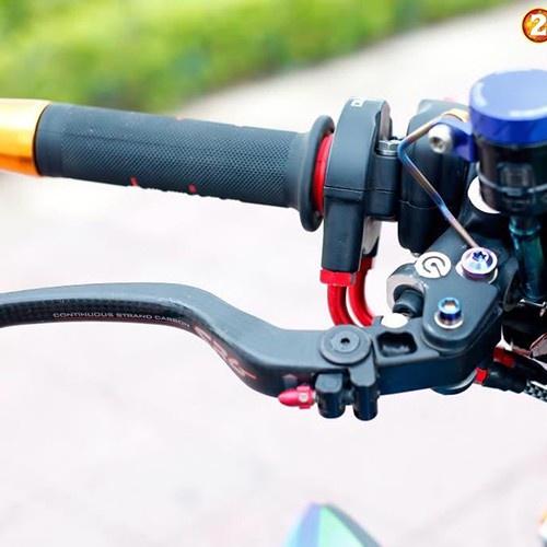 Pát bình dầu titan