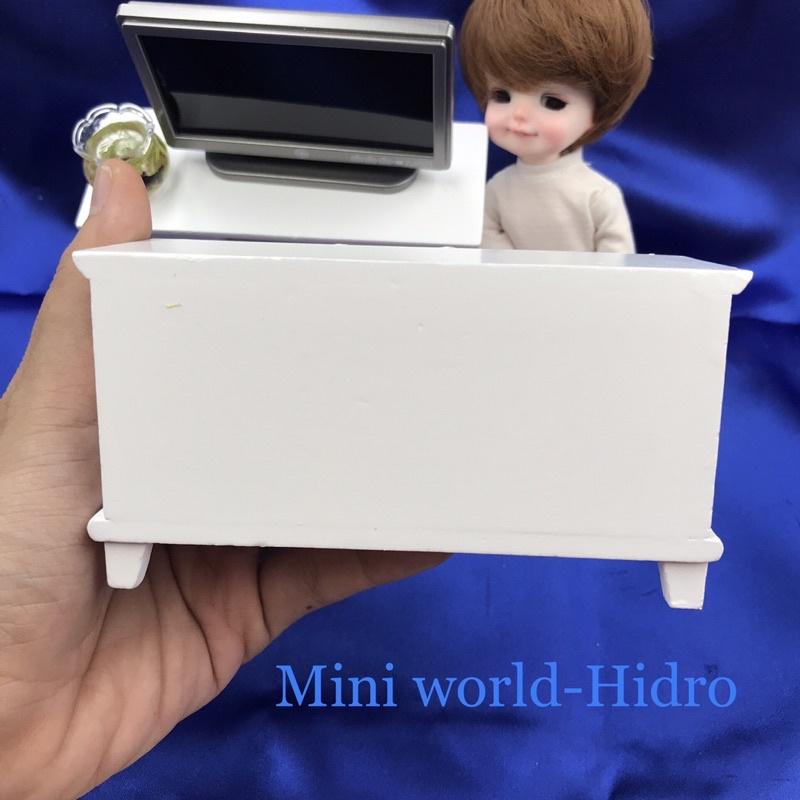 Mô hình kệ để ti vi bằng gỗ dùng cho trang tí nhà búp bê  Barbie, BJD 1/8 mini tí hon miniature. Tủ gỗ để tv cho búp bê.