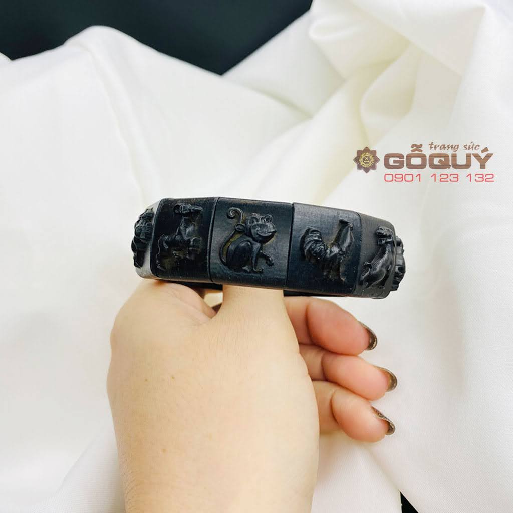 Vòng tay gỗ phong thủy 12 con giáp gỗ mun đen