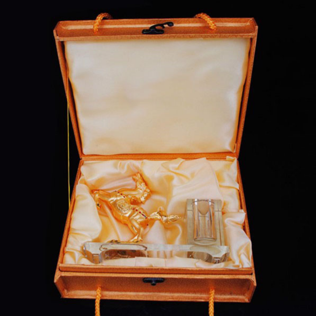 Hộp đựng bút pha lê hình Nhất Mã Kiêu Hùng, Hàng nhập khẩu mạ vàng cao cấp, quà tặng ý nghĩa, Ống đựng bút ký giám đốc Mã T166